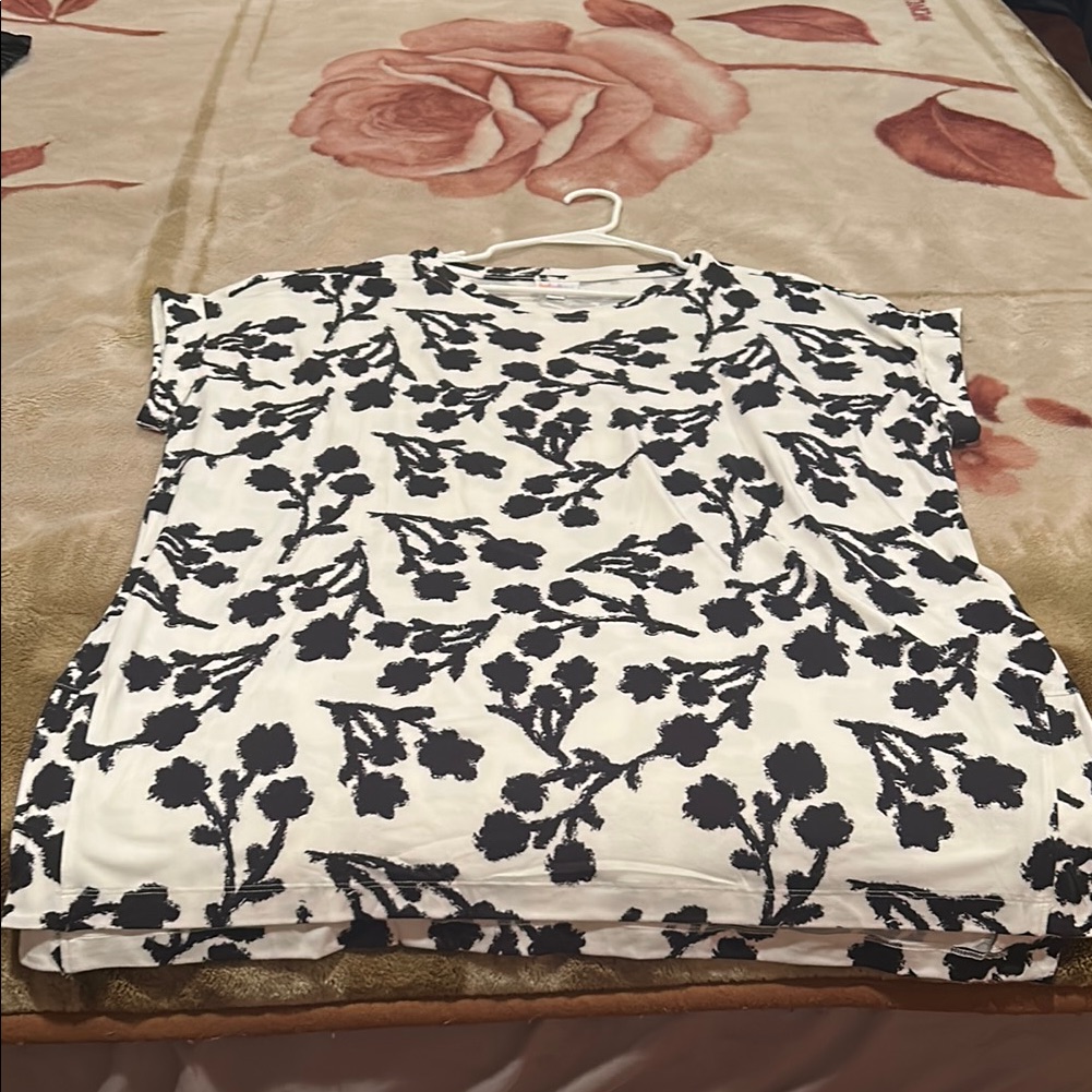 Lularoe Black And White Floral Blouse